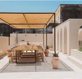 3 bedroom villa with heated pool in Noto, sleeps 6